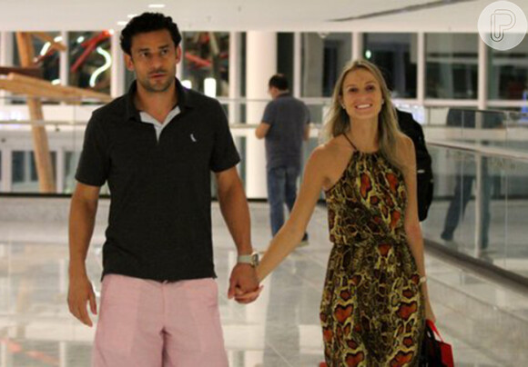 Fred Guedes está ansioso para o casamento com Paula Armani. 'Expectativa boa', declarou o jogador ao 'Globo Esporte', enquanto se prepara para viajar até Minas, onde acontece a cerimônia no sábado, 14 de novembro de 2015