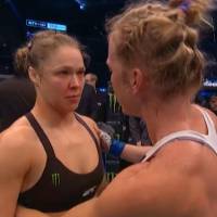 Ronda Rousey vai fazer cirurgia plástica no lábio após derrota para Holly Holm