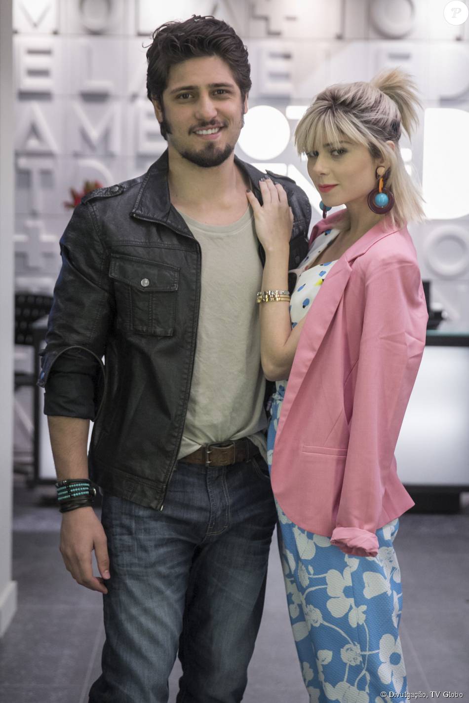 http://static1.purepeople.com.br/articles/5/85/65/5/@/1157495-lu-julianne-trevisol-chega-a-festa-950x0-2.jpg