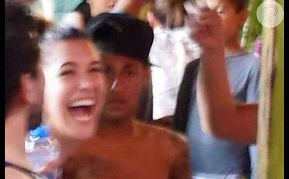 Neymar e Lorena Improta almoçaram juntos em restaurante na Ilha da Maré, na Bahia