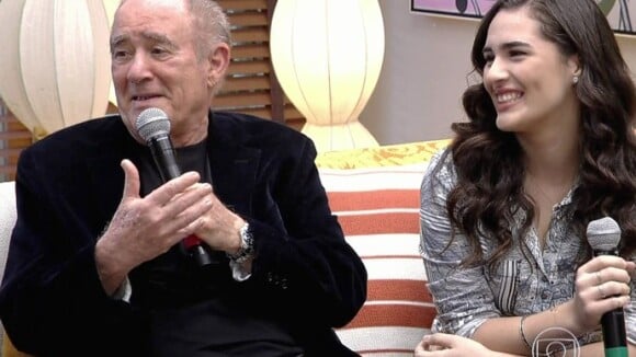 Renato Aragão proíbe beijo da filha Lívian Aragão na TV: 'Disse que não quero'