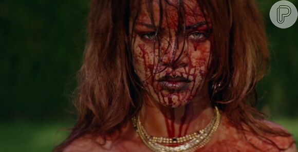 Polêmica, a artista aparece coberta de sangue no clipe da faixa 'Bitch Better Have My Money'