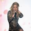 Famosa por sua sensualidade e pelo requebrado, Shakira apareceu sem roupa na capa do seu quinto álbum inspirada na história bíblica de Adão e Eva