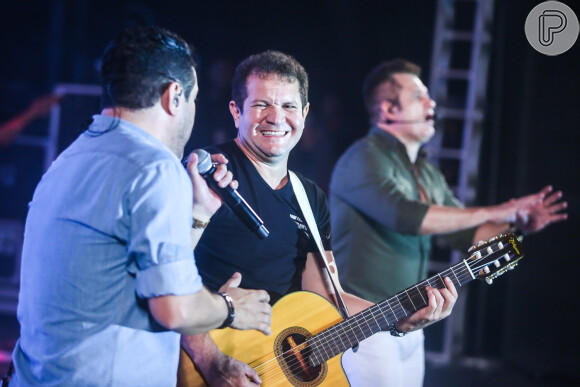 Chimbinha e Thábata Mendes apresentaram canção 'Vibrações' em show no Pará