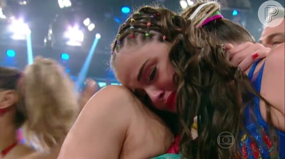 Agatha Moreira chora ao ser eliminada do 'Dança do Famosos', em 22 de novembro de 2015