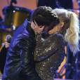 Meghan Trainor e Charlie Puth se beijaram após dueto em 'Marvin Gaye', na entrega do American Music Awards, em Los Angeles, nos Estados Unidos, neste domingo, 22 de novembro de 2015