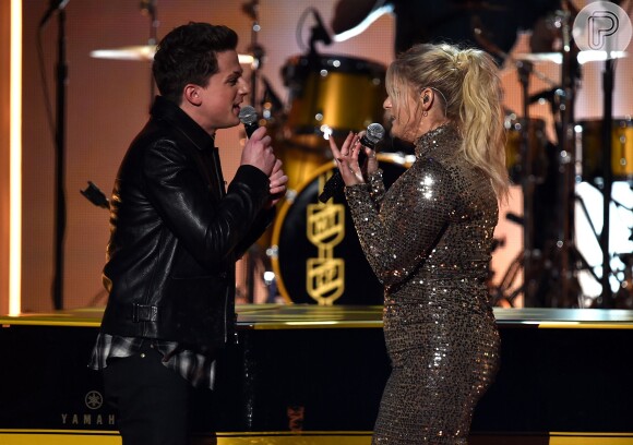 Meghan Trainor e Charlie Puth cantaram juntos no American Music Awards