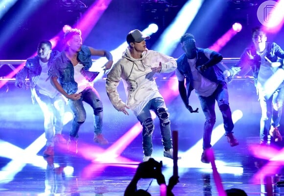 Justin Bieber foi um dos artistas que se apresentaram no American Music Awards