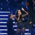Selena Gomez esbanjou sensualidade ao se apresentar no American Music Awards