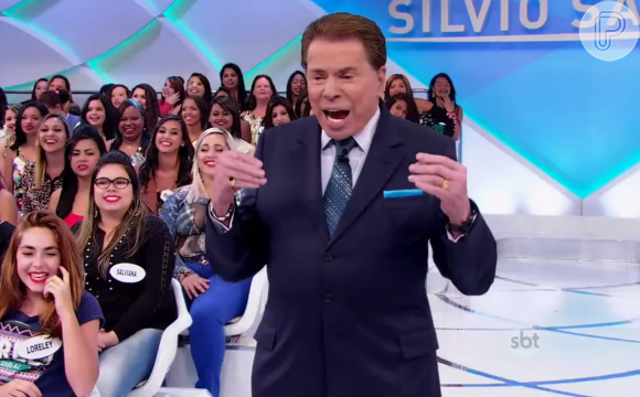 Silvio Santos e Maisa se divertiram com as brincadeiras no programa do dia 15 de novembro de 2015