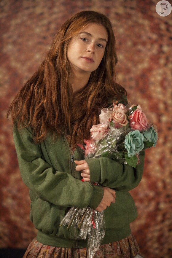 Eliza (Marina Ruy Barbosa) é uma vendedora de flores desbocada na novela das sete