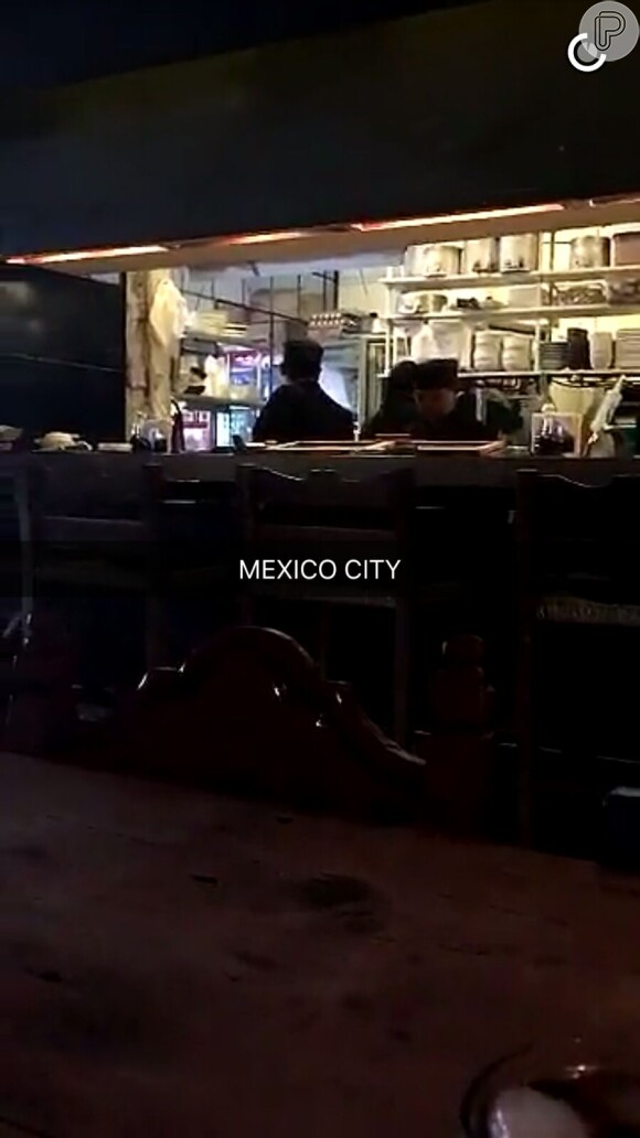 Em foto postada por Isis Valverde no Snapchat, ela mostra que está no México