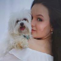 Larissa Manoela lamenta morte de cachorro de estimação: 'Uma estrelinha no céu'