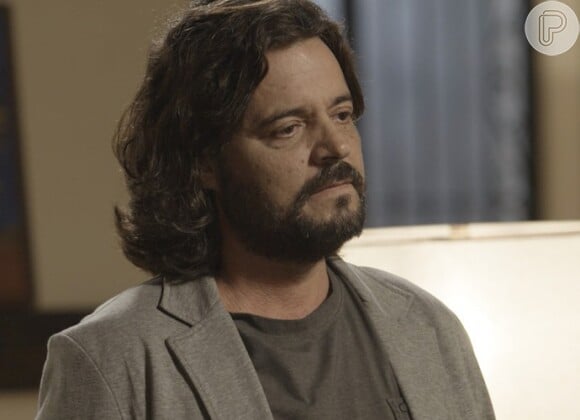 Bernardo (Felipe Camargo) foi para Belarrosa investigar a verdade sobre sua origem, na novela 'Além do Tempo'