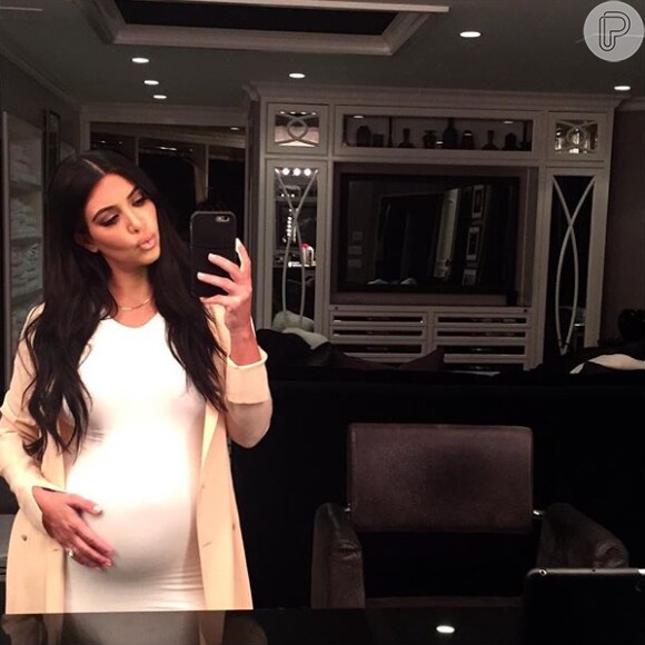 Kim Kardashian está planejando fazer algumas cirurgias plásticas após o nascimento de seu segundo filho com Kanye West