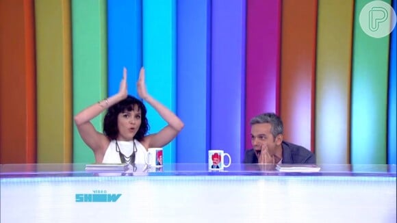 Sucesso à frente do 'Vídeo Show', Monica Iozzi divertiu o público ao lado de Otaviano Costa imitando a coreografia de Carolina Ferraz na abertura do 'Fantástico'