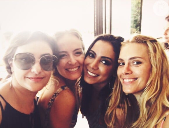 No último final de semana, Anitta se divertiu ao lado de Angélica e Carolina Dieckmann, no aniversário da apresentadora