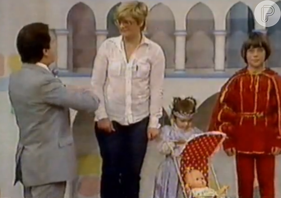 Silvio Santos realizava o sonho de crianças no programa 'Cinderela', em meados dos anos 1980