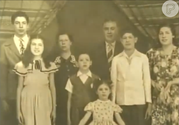 Silvio Santos ao lado da família. Dono do SBT é filho do grego Alberto Abravanel e de turca Rebecca Abravanel