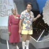 Silvio Santos já apareceu com visual bem diferente no 'Qual é a Música' (1987)