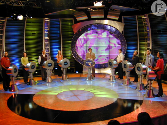 Silvio Santos no palco do programa 'Sete e Meio' (2002)