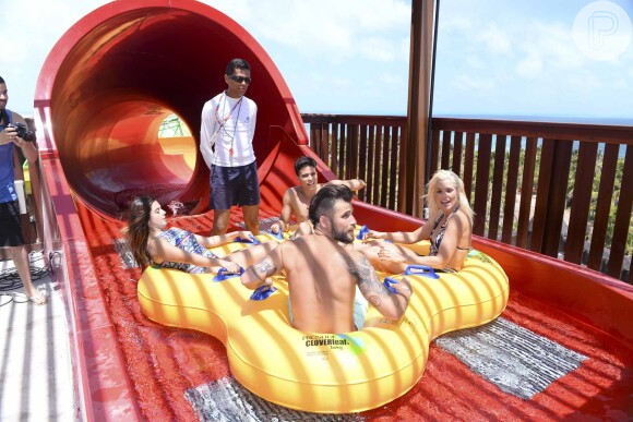 Famosos brincaram em inauguração de toboágua em parque aquático do Ceará, nesta quarta-feira, 2 de dezembro de 2015