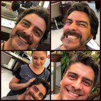 Junno Andrade muda visual e raspa bigode após acabar de gravar novela na Record