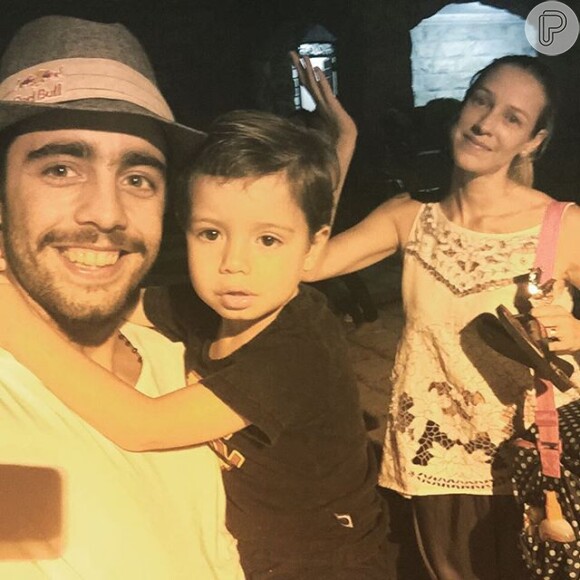 Pedro Scooby publicou em seu perfil do Instagram, uma foto fofissíma do filho mais velho, Dom, no colo do papai noel