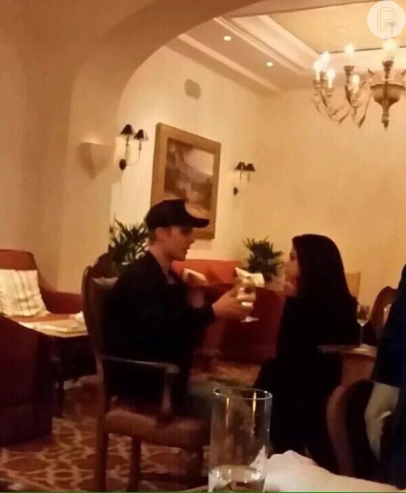 Recentemente, Justin e Selena chegaram a ser clicados juntos em um jantar romântico