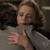 Após conversar com Bernardo (Felipe Camargo), Emília (Ana Beatriz Nogueira) se sente culpada, na novela 'Além do Tempo'