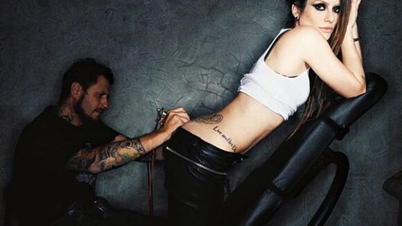 Que foto! Cleo Pires faz tatuagem no bumbum em ensaio para revista