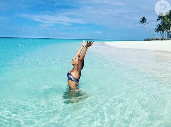 'Não existe nada parecido! O lugar mais lindo do mundo! Ilhas Maldivas', escreveu Mariana na legenda de uma das imagens divulgadas na rede social