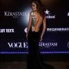 Izabel Goulart compareceu ao Baile da Vogue com vestido Trinitá, de R$ 8 mil