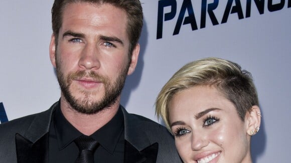 Liam Hermsworth, noivo de Miley Cyrus, fica envergonhado com a cantora no VMA