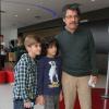 Paulo Betti compareceu à pré-estreia da animação 'Valente', em julho de 2012, com o filho João e amigo dele, Geovanni