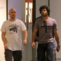 Paulo Gustavo e Jesus Luz vão às compras e passeiam em shopping carioca