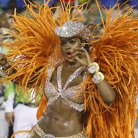 Cris Vianna, rainha da Imperatriz, usa figurino de R$ 60 mil em desfile. Fotos!