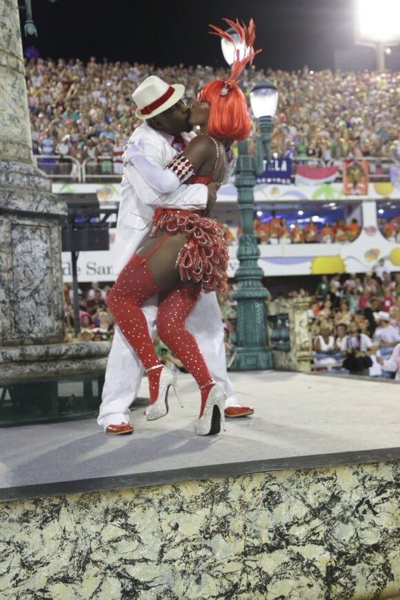 Aílton Graça de malandro e Cris Alves de cabrocha durante o desfile do Salgueiro, na segunda-feira, 8 de fevereiro de 2016