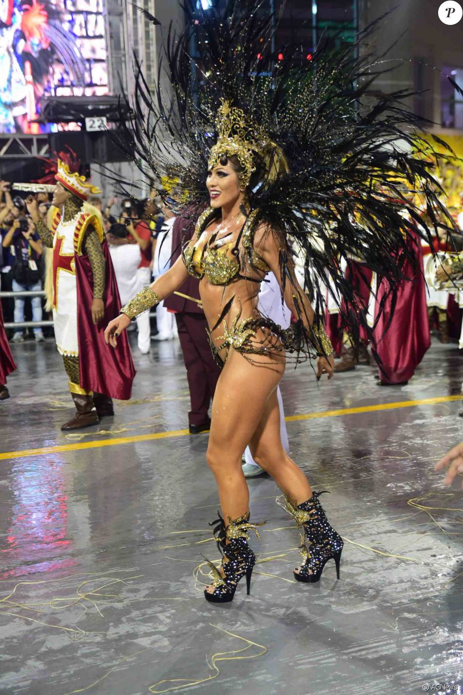 Madrinha De Bateria Da Escola De Samba Vencedora Do Carnaval De S O Paulo L Via Andrade