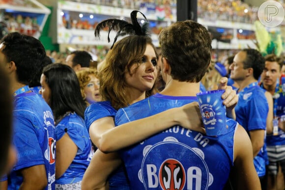 Monica Iozzi e Klebber Toledo deixaram a Sapucaí juntos e foram para a casa da apresentadora após assistirem os desfiles das escolas de samba