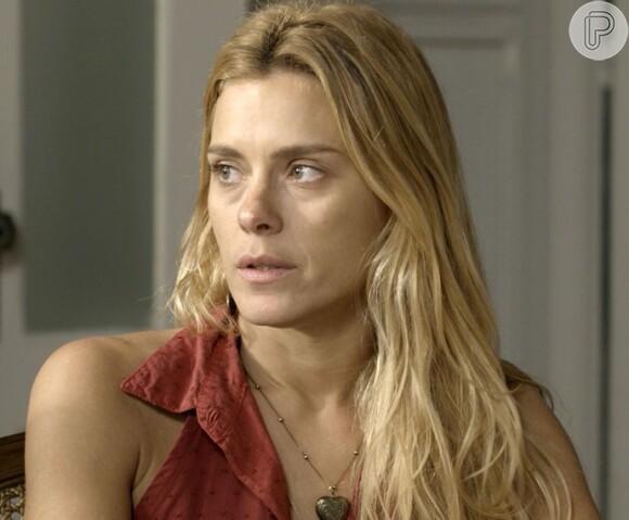Lara (Carolina Dieckmann) se arrepende de ter contado tudo para Dante (Marco Pigossi) e se recusa a voltar com ele para o Rio de Janeiro, por medo de Gibson (José de Abreu), na novela 'A Regra do Jogo'