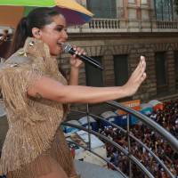 Anitta estreia Bloco das Poderosas com multidão no Rio. Veja fotos e vídeos!