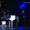 Alicia Keys levou a música no piano enquanto Maria Gadú fez dueto com ela soltando a voz