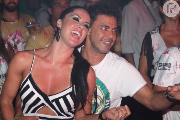 Zezé Di Camargo e Graciele Lacerda dançam em camarote após desfile da Imperatriz, na madrugada deste domingo, 14 de fevereiro de 2016