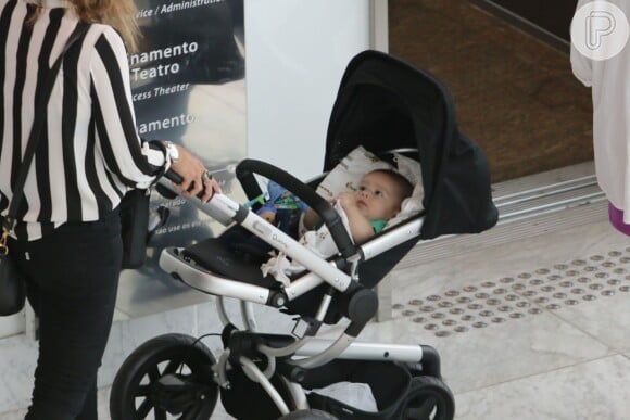 Fernanda Gentil é mãe do pequeno Gabriel, de 5 meses