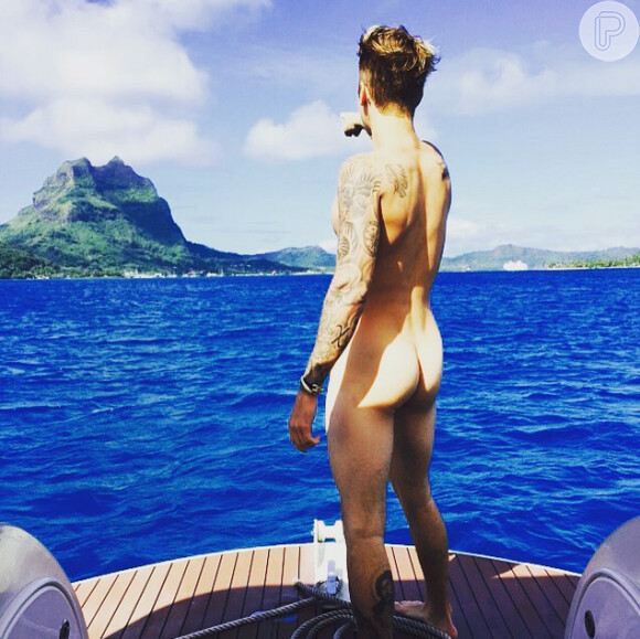 Justin Bieber causou na internet ao postar uma foto de costas nu