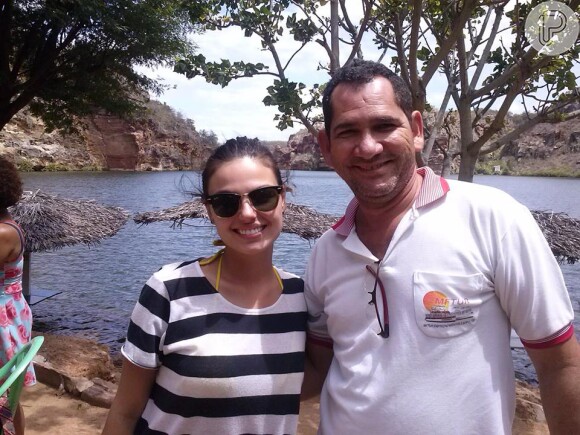 Isis Valverde e o turismólogo Genilson Aragão
