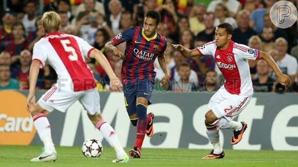 Neymar foi muito aplaudido durante o jogo contra o Ajax, na estreia dele na Liga dos Campeões
