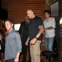 John Mayer e Phillip Phillips, atrações do Rock in Rio, jantam juntos no Rio