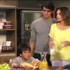 Kaká contracena com a mulher, Carol Celico, e com o filho no comercial